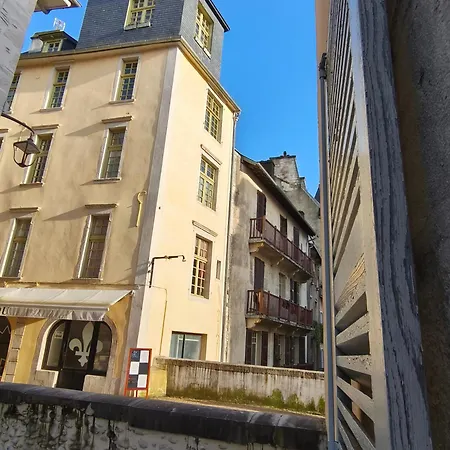 Rubis Quartier Du Chateau アパート ポー