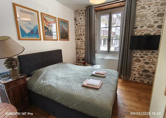 Rubis Quartier Du Chateau